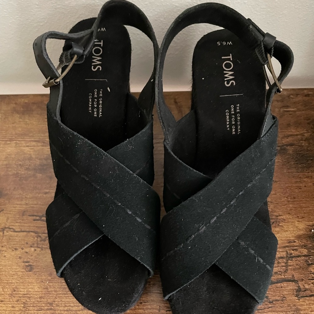 Tom’s Ibiza black wedge sandals